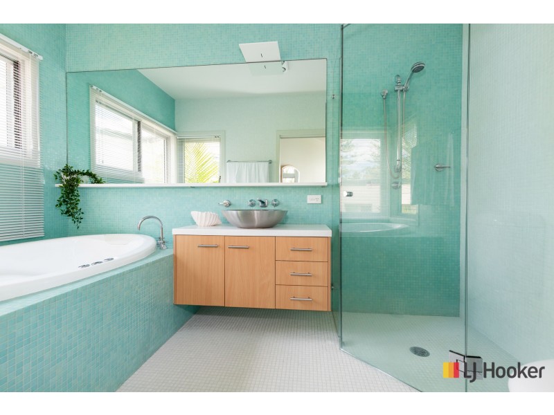 13B Bronte Crescent, Sunshine Bay NSW 2536