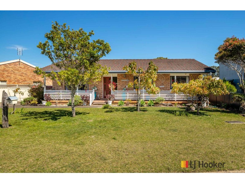 38 Belbowrie Parade, Maloneys Beach NSW 2536