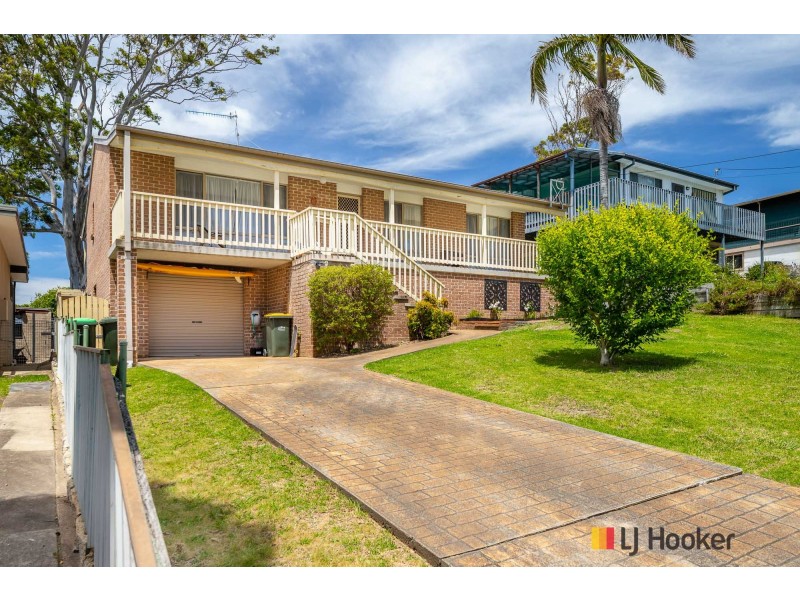8 Euroka Avenue, Malua Bay NSW 2536
