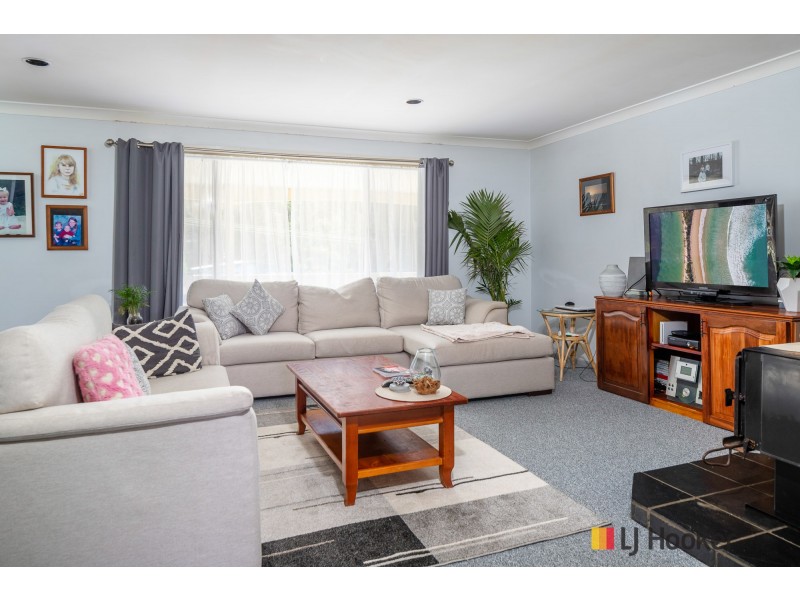 8 Euroka Avenue, Malua Bay NSW 2536