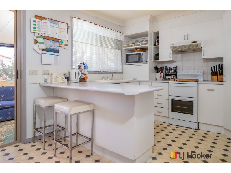 8 Euroka Avenue, Malua Bay NSW 2536