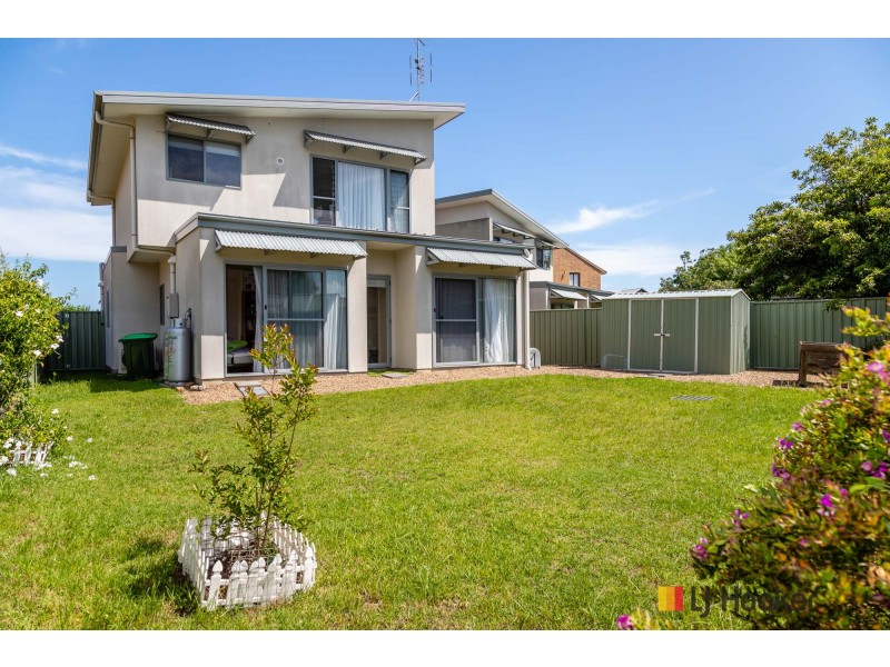 6A & 6B Balangay Court, Maloneys Beach NSW 2536