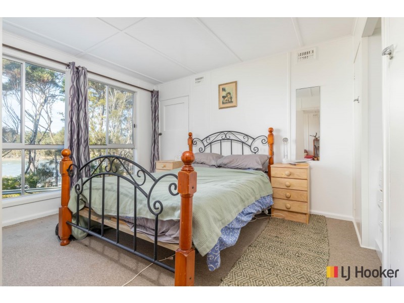 10A & 10B Bronte Crescent, Sunshine Bay NSW 2536