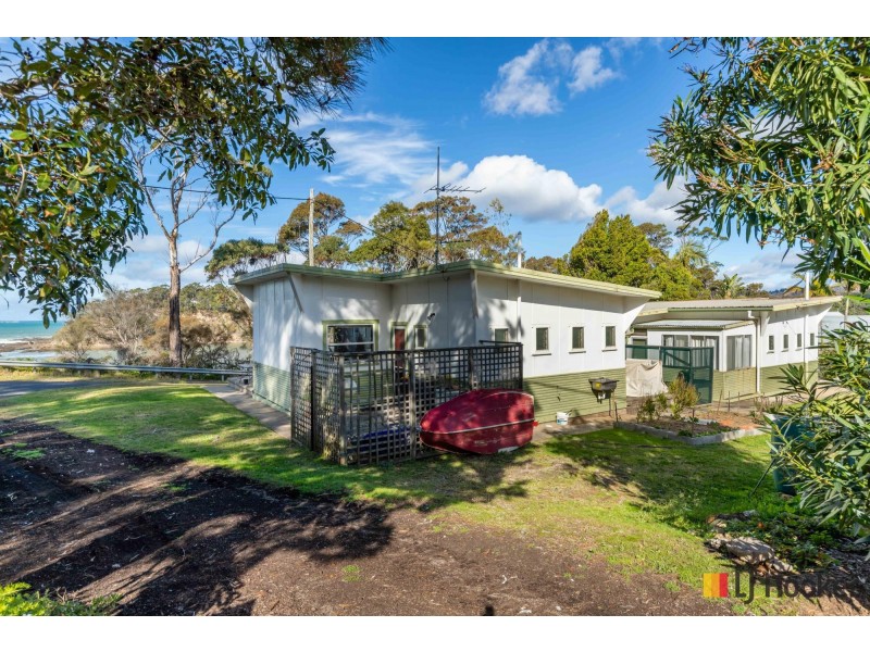 10A & 10B Bronte Crescent, Sunshine Bay NSW 2536