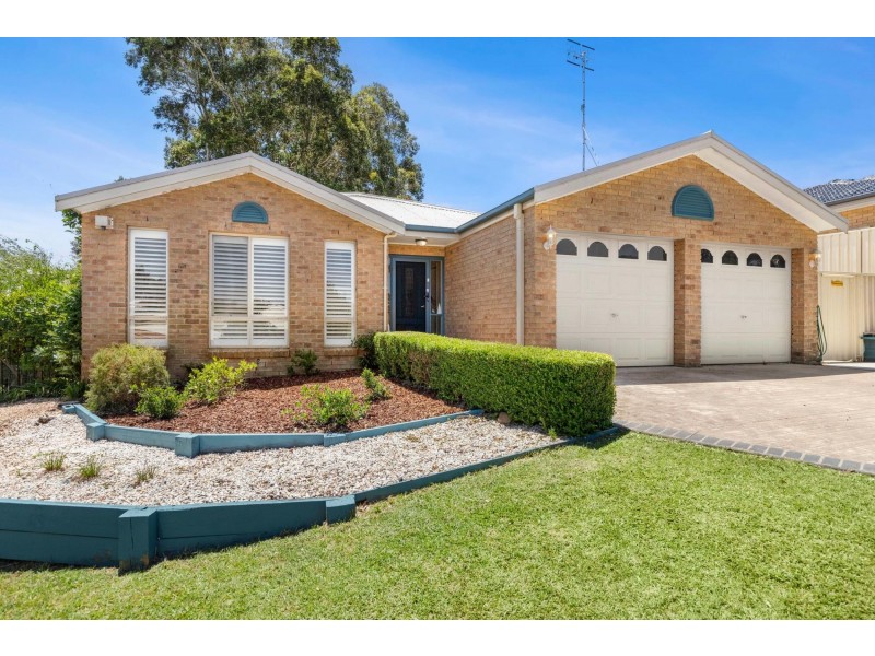 3 Stuart Place, Sunshine Bay NSW 2536