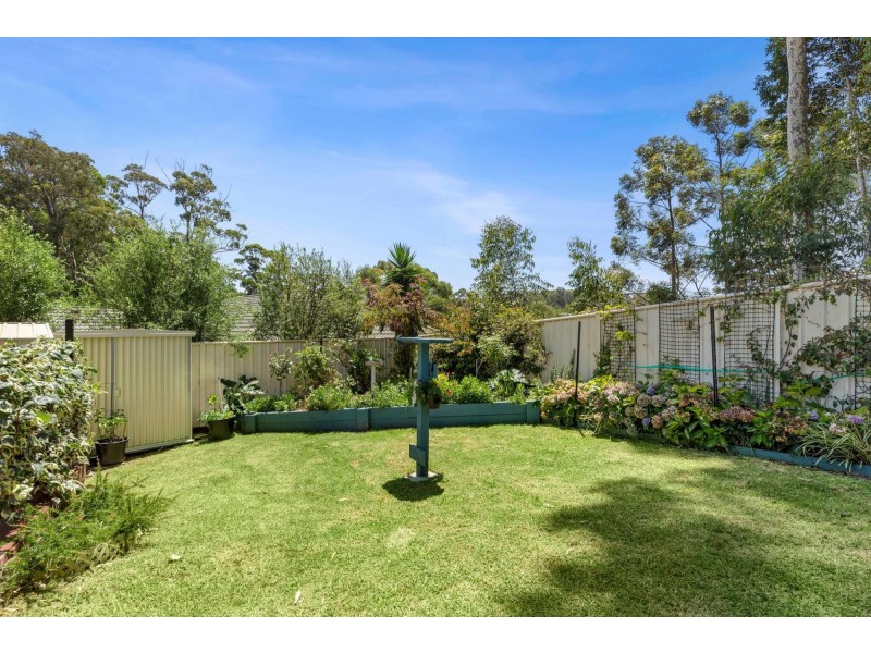 3 Stuart Place, Sunshine Bay NSW 2536