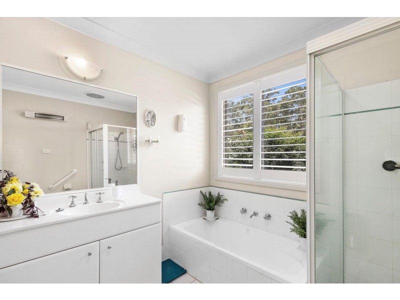 3 Stuart Place, Sunshine Bay NSW 2536