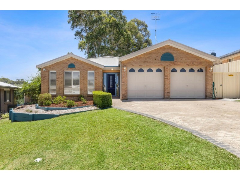 3 Stuart Place, Sunshine Bay NSW 2536