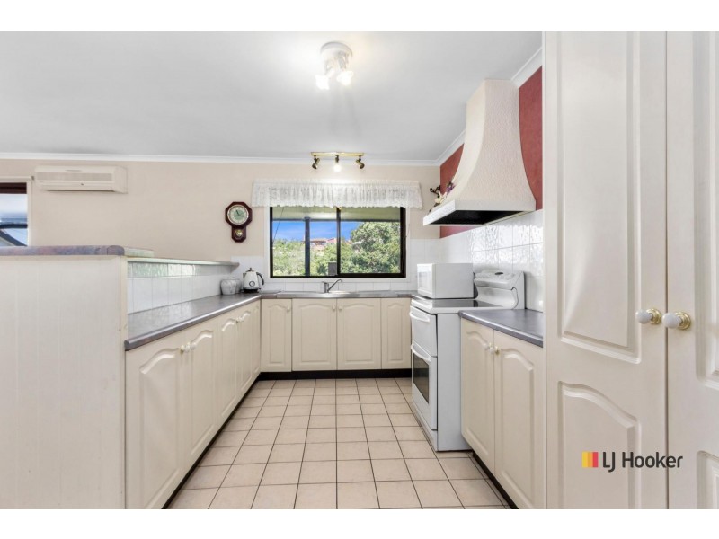 21 Johnson Place, Surf Beach NSW 2536