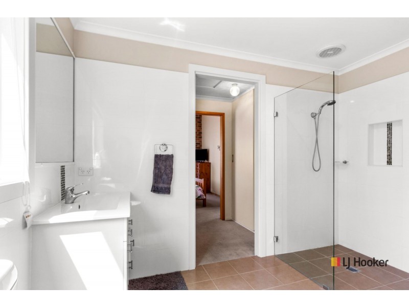 21 Johnson Place, Surf Beach NSW 2536
