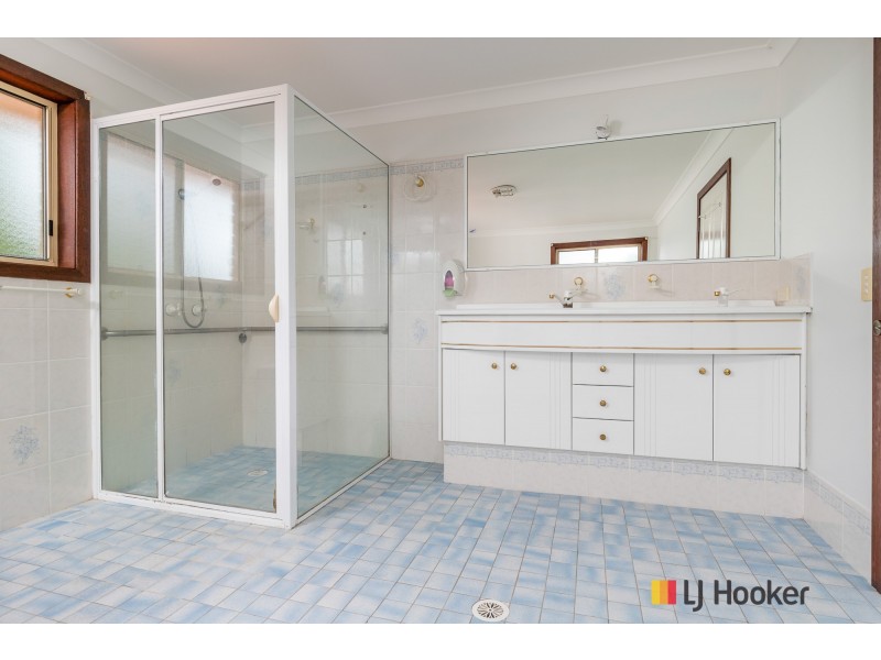 65 Karoola Crescent, Surfside NSW 2536