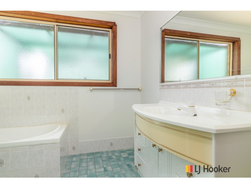 65 Karoola Crescent, Surfside NSW 2536