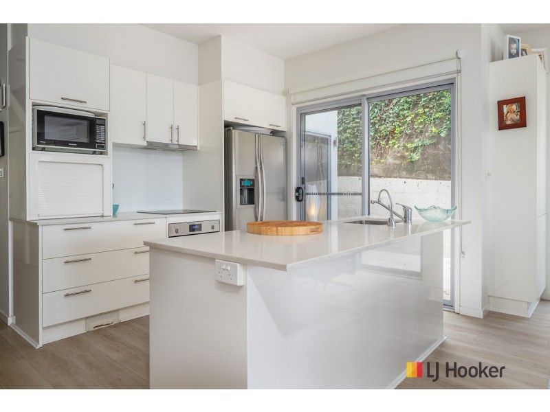 2/4 Wray Street, North Batemans Bay NSW 2536