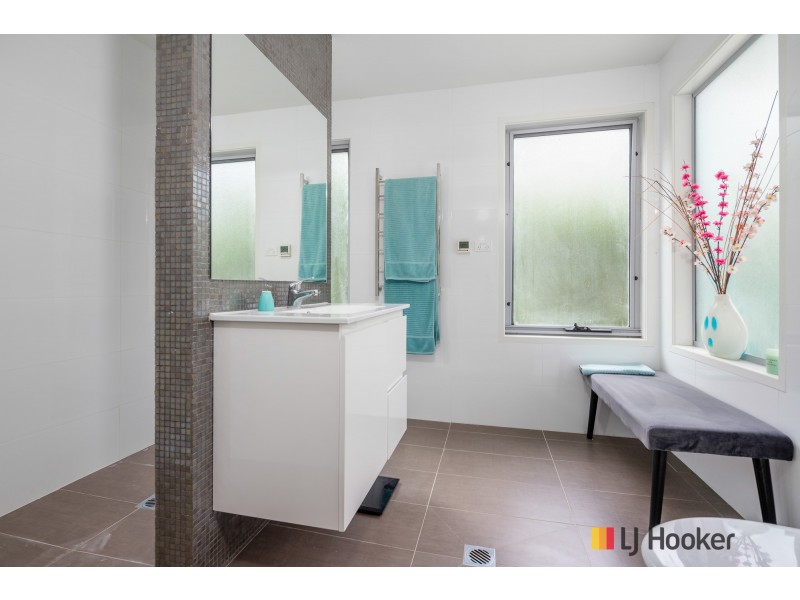 2/4 Wray Street, North Batemans Bay NSW 2536