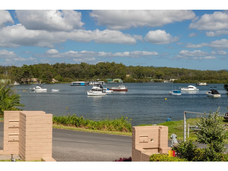 2/4 Wray Street, North Batemans Bay NSW 2536