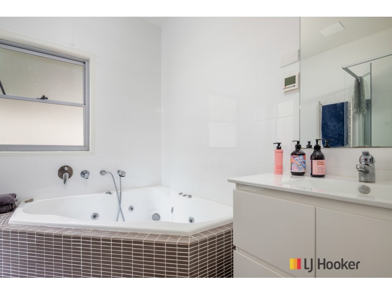 2/4 Wray Street, North Batemans Bay NSW 2536