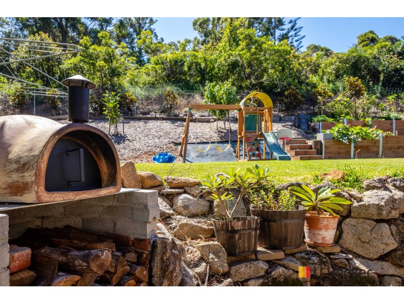 28 Johnson Place, Surf Beach NSW 2536