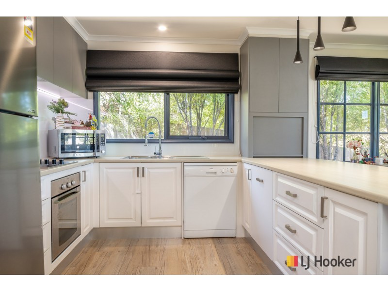 28 Johnson Place, Surf Beach NSW 2536