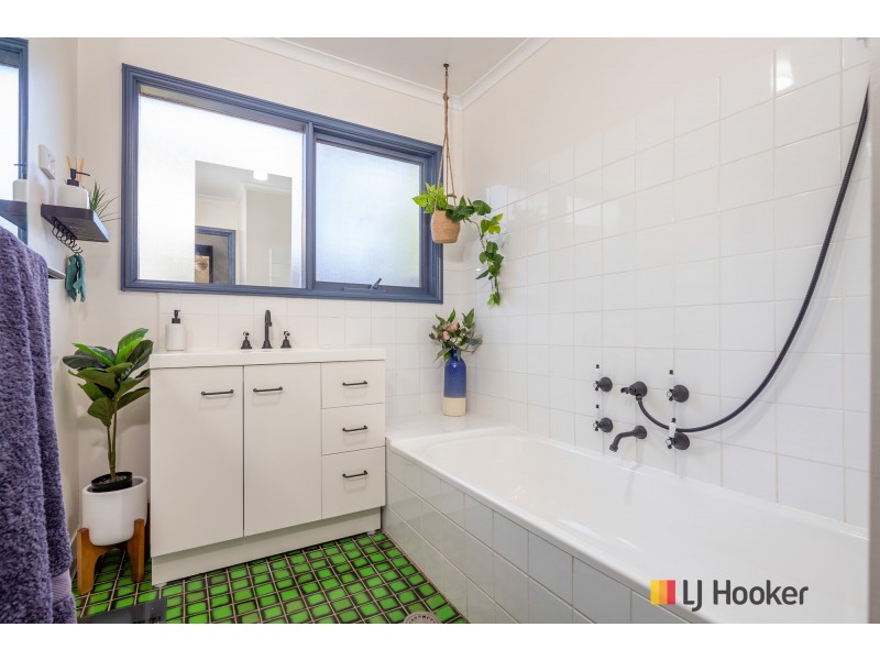 28 Johnson Place, Surf Beach NSW 2536