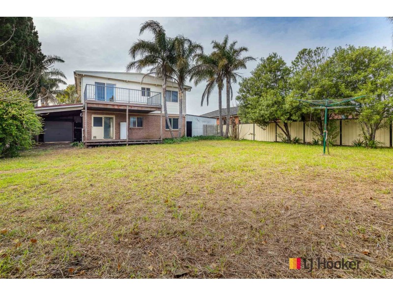 17 Tristania Parade, Maloneys Beach NSW 2536