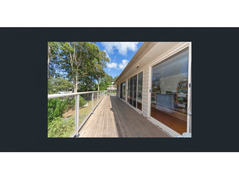 11 Hawks Nest Place, Surfside NSW 2536
