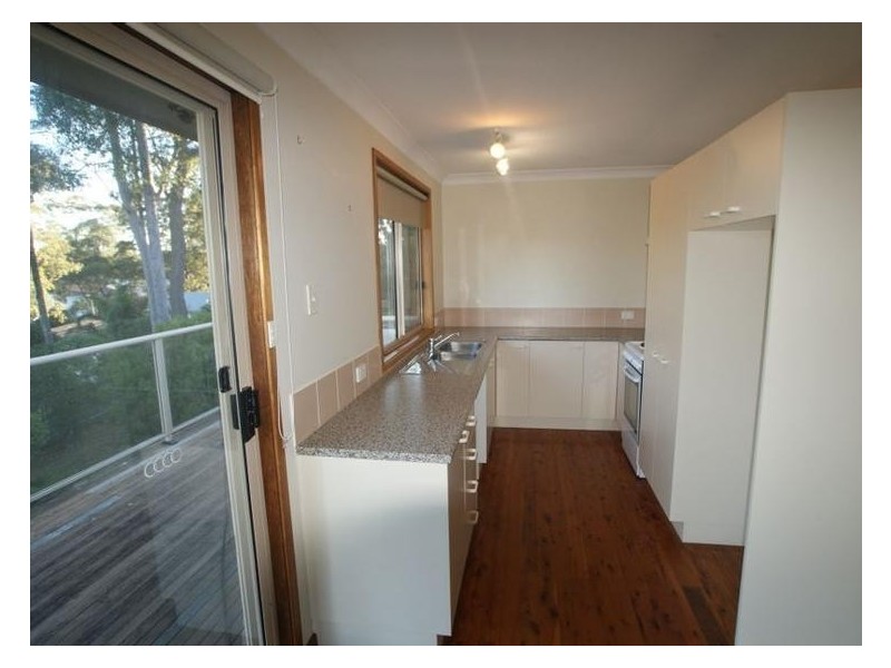 11 Hawks Nest Place, Surfside NSW 2536