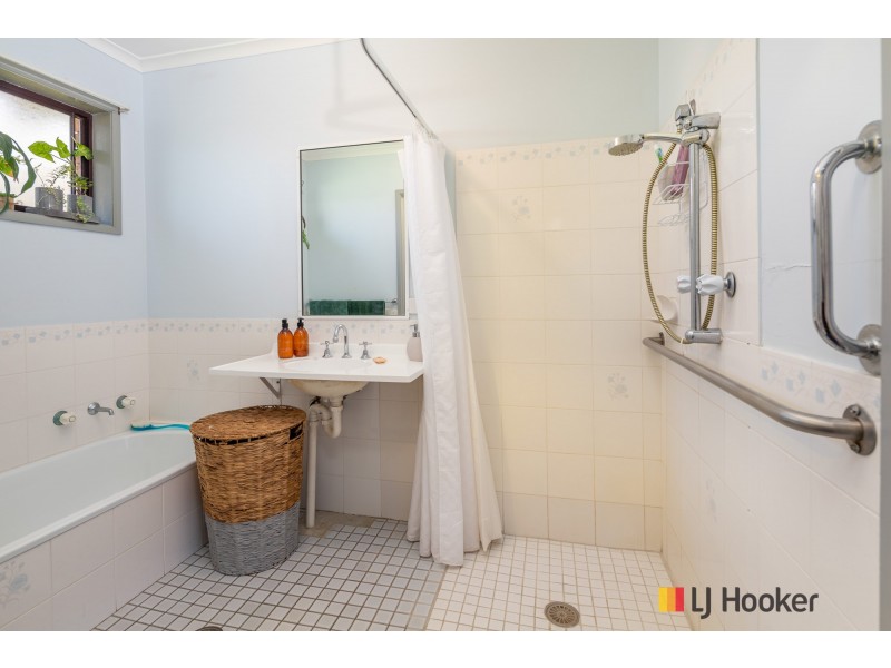 9 Belbowrie Parade, Maloneys Beach NSW 2536