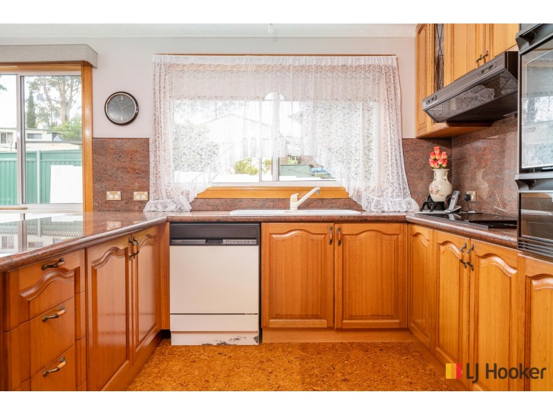 23 Pleasurelea Drive, Sunshine Bay NSW 2536