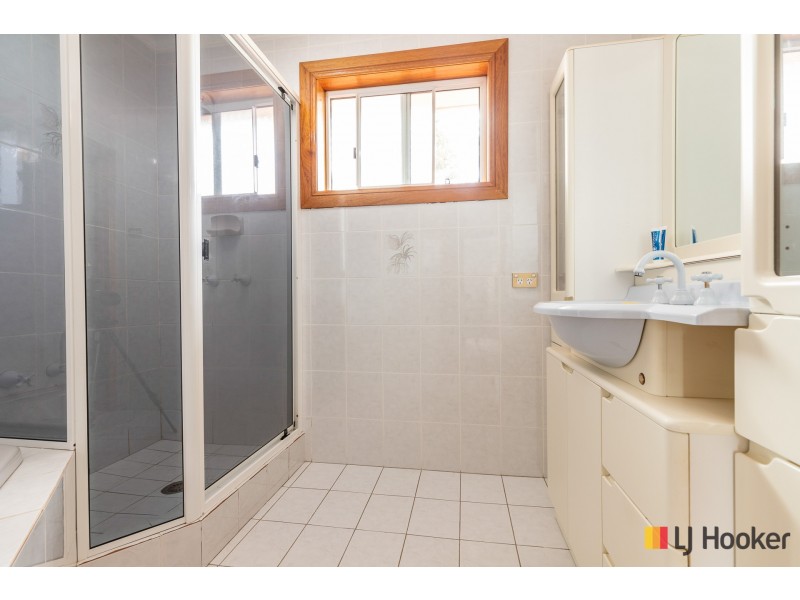 23 Pleasurelea Drive, Sunshine Bay NSW 2536