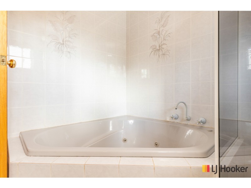 23 Pleasurelea Drive, Sunshine Bay NSW 2536