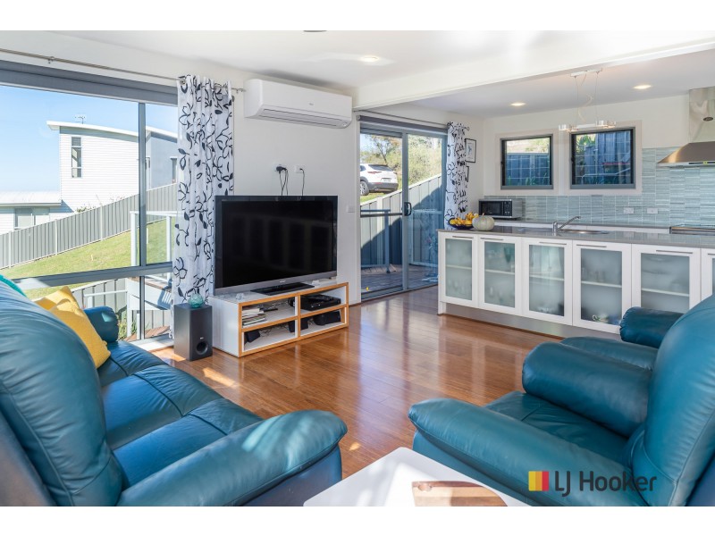 8 Seaview Way, Long Beach NSW 2536