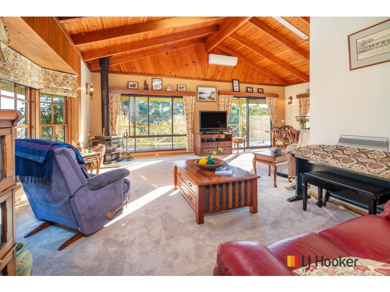 6 Barlings Drive, Tomakin NSW 2537