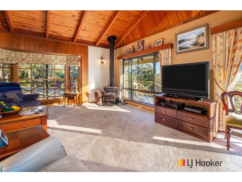 6 Barlings Drive, Tomakin NSW 2537