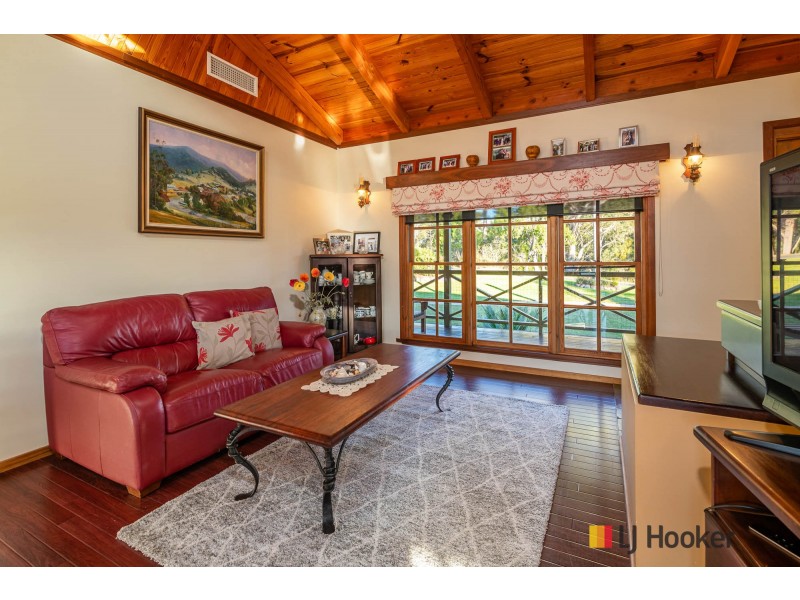 6 Barlings Drive, Tomakin NSW 2537