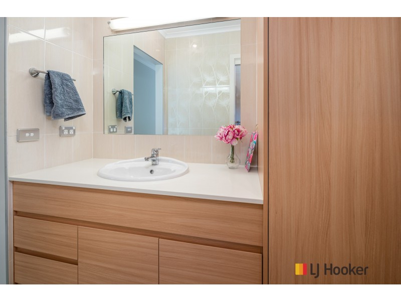 6 Barlings Drive, Tomakin NSW 2537