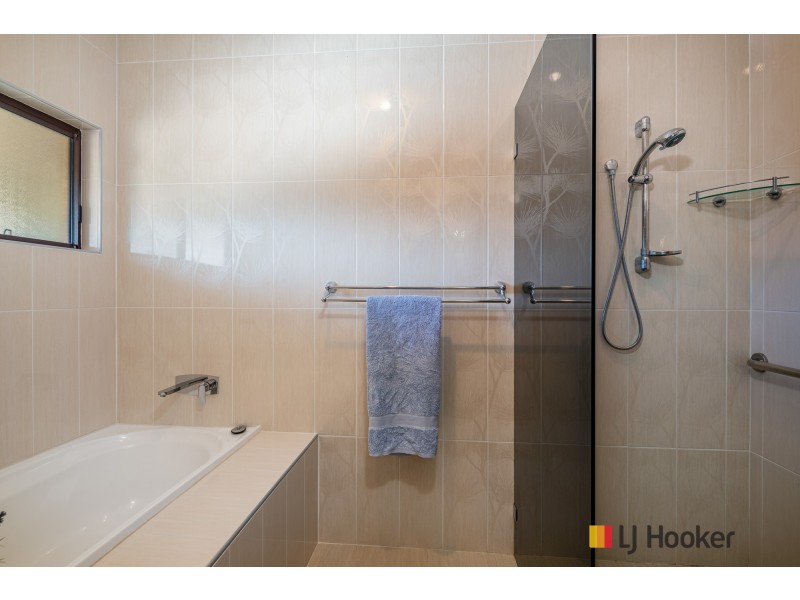 6 Barlings Drive, Tomakin NSW 2537