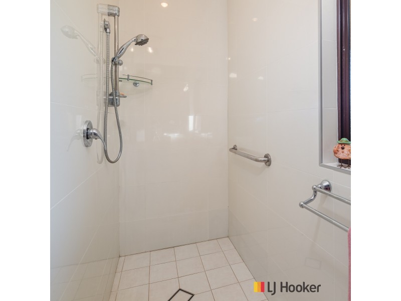 6 Barlings Drive, Tomakin NSW 2537