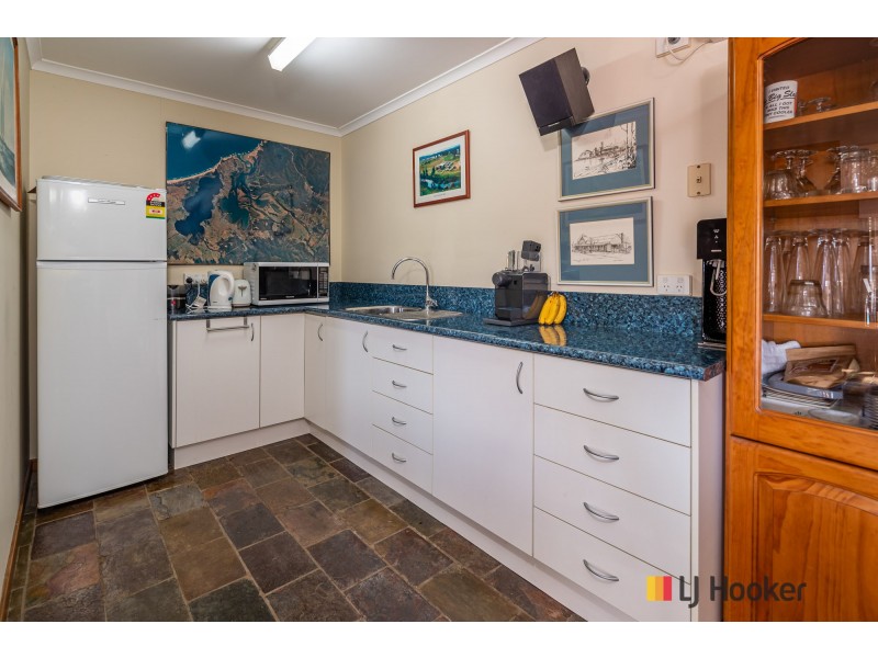 6 Barlings Drive, Tomakin NSW 2537