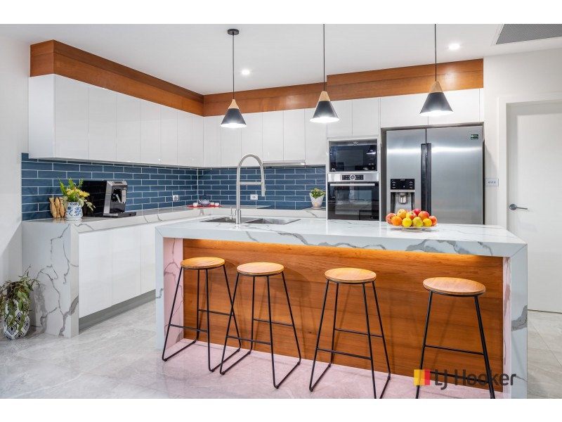 33 Mulgowrie Street, Malua Bay NSW 2536