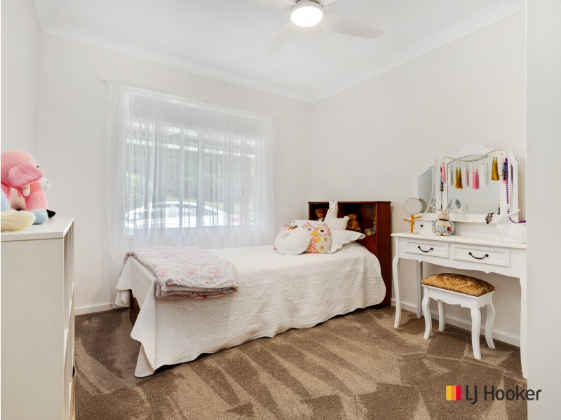 8 Tall Trees Place, Long Beach NSW 2536