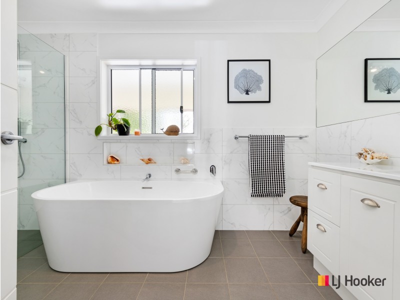 8 Tall Trees Place, Long Beach NSW 2536