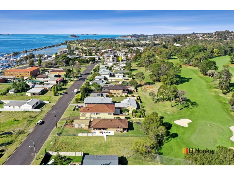 2 Golf Links Drive, Batemans Bay NSW 2536