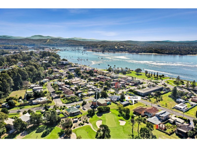 2 Golf Links Drive, Batemans Bay NSW 2536