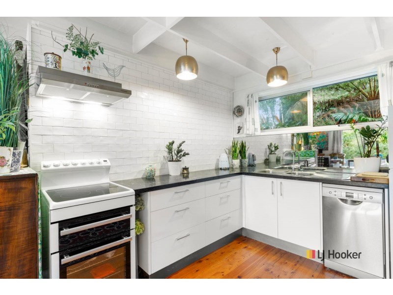 11 Berry Place, Surf Beach NSW 2536