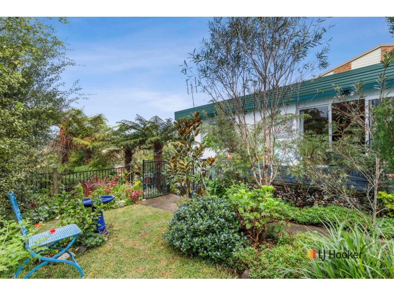 11 Berry Place, Surf Beach NSW 2536