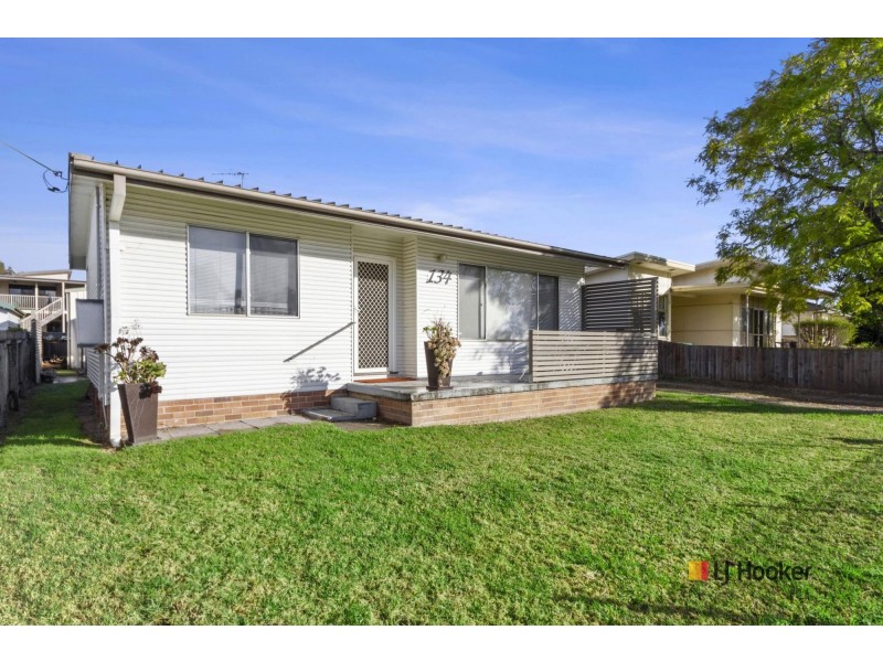 134 Beach Road, Batemans Bay NSW 2536