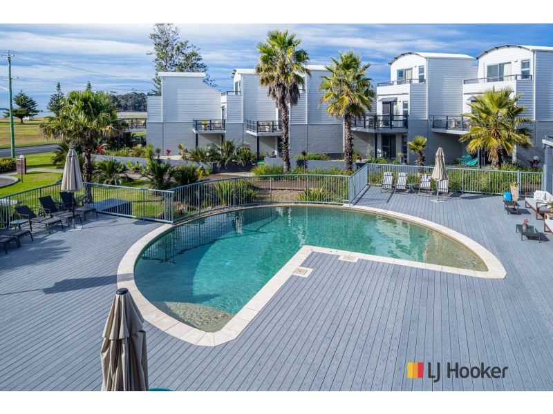 Unit 207/202-208 Beach Road, Batehaven NSW 2536