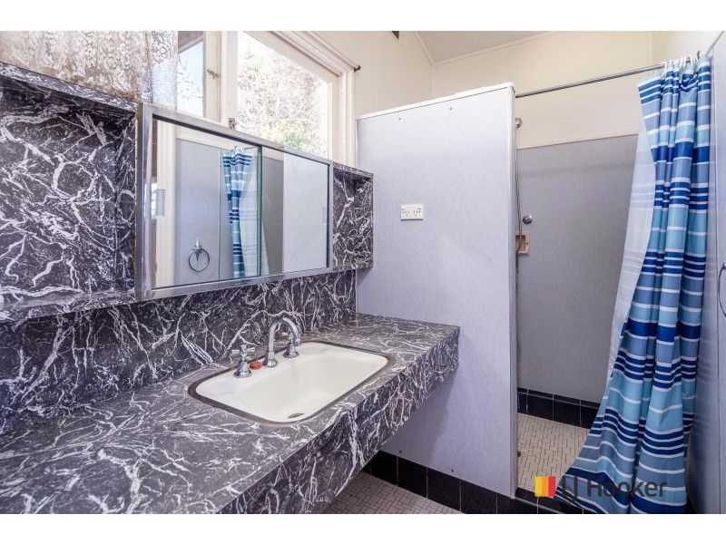 7 Lockyersleigh Avenue, Batehaven NSW 2536