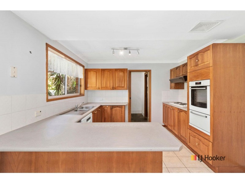 21 Thomas Mitchell Crescent, Sunshine Bay NSW 2536