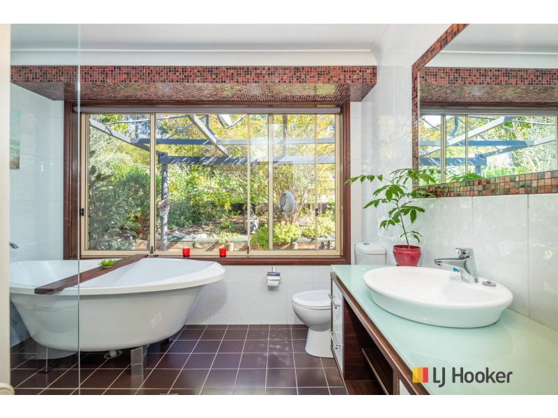 8 Barrakee Drive, Long Beach NSW 2536